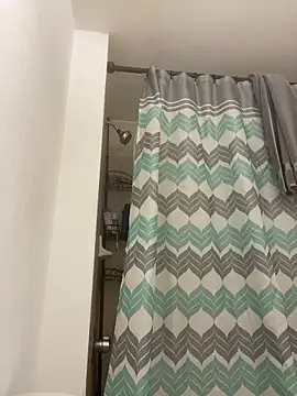 islandvybee55 online show from March 2, 5:20 pm