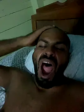 islandvybee55 online show from September 12, 5:07 am