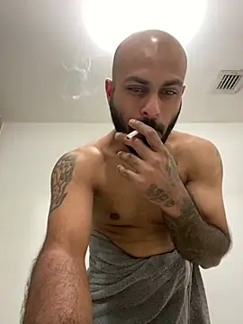 islandvybee55 online show from March 2, 8:25 pm