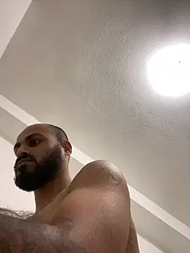 islandvybee55 online show from January 30, 1:11 am