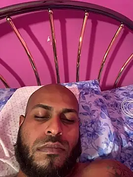 islandvybee55 online show from February 23, 4:25 am