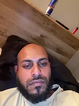 islandvybee55 online show from March 6, 5:08 pm