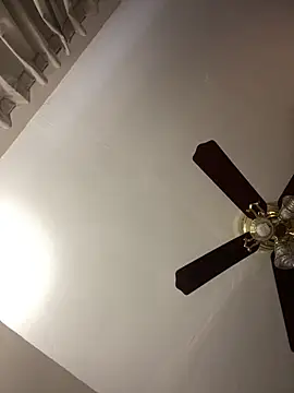 islandvybee55 online show from April 8, 2:07 pm