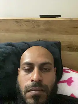 islandvybee55 online show from March 12, 2:43 pm