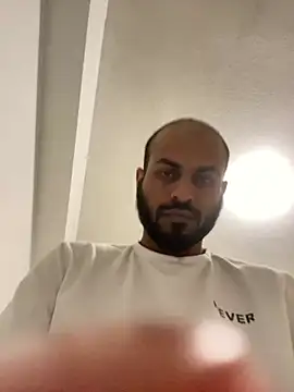 islandvybee55 online show from January 12, 1:53 am