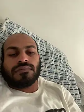 islandvybee55 online show from January 12, 8:36 pm