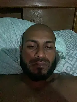 islandvybee55 online show from February 12, 2:55 am