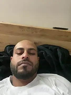 islandvybee55 online show from March 27, 2:18 pm