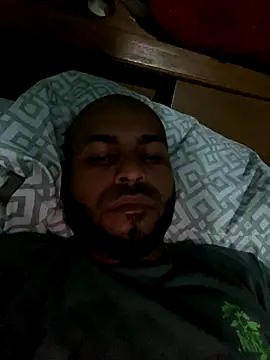 islandvybee55 online show from October 31, 6:54 am