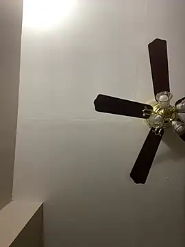 islandvybee55 online show from March 17, 12:46 am