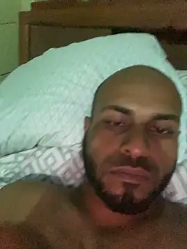 islandvybee55 online show from December 20, 2:14 am