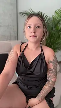 MiaPetit  online show from May 18, 8:02 pm