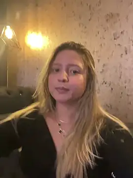 Snapshot of MiaPetit_ chatting on March 8, 4:50 pm MiaPetit  online show from March 8, 4:50 pm