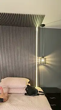 Snapshot of MiaPetit_ chatting on December 15, 8:25 pm MiaPetit online show from December 15, 8:25 pm