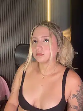 Snapshot of MiaPetit_ chatting on September 13, 12:54 am MiaPetit  online show from September 13, 12:54 am