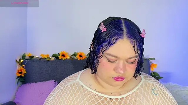 lunitaa0 online show from March 24, 4:12 am