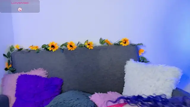 lunitaa0 online show from March 21, 3:52 am