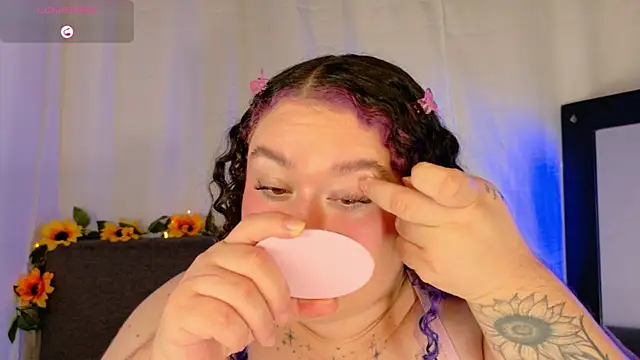 lunitaa0 online show from March 8, 8:56 pm