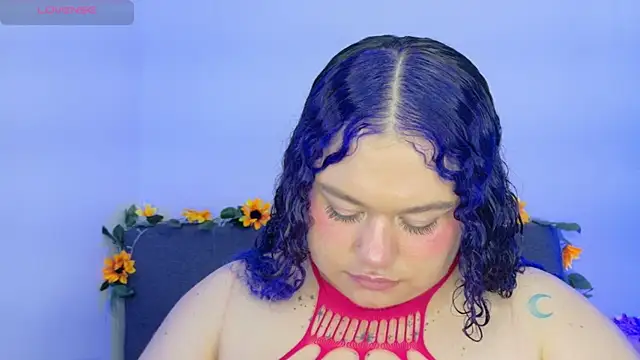 lunitaa0 online show from March 26, 5:39 am