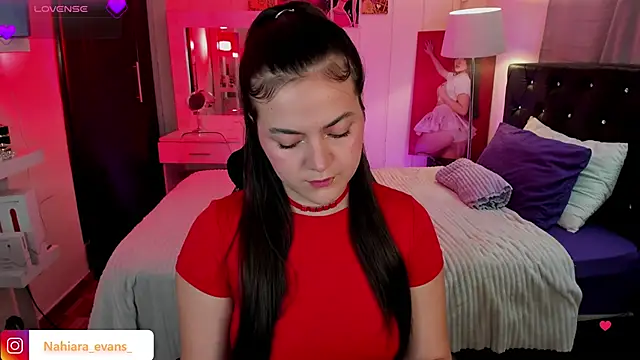 Snapshot of NahiaraEvans_ chatting on October 11, 5:19 am NahiaraEvans online show from October 11, 5:19 am
