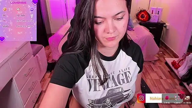 NahiaraEvans  online show from March 25, 8:35 am