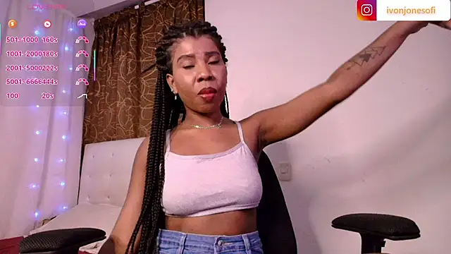 Snapshot of ivonjoness chatting on January 19, 3:32 am ivonjoness online show from January 19, 3:32 am