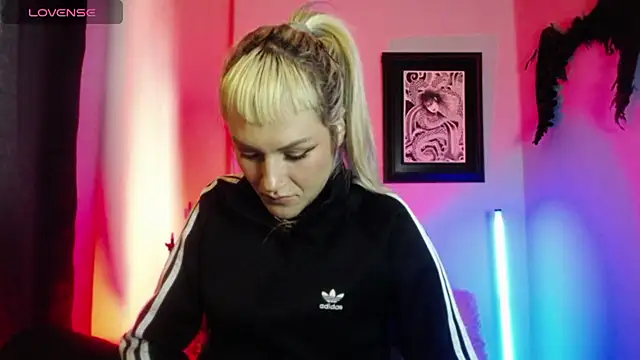 kim jeins11 online show from September 17, 8:55 pm