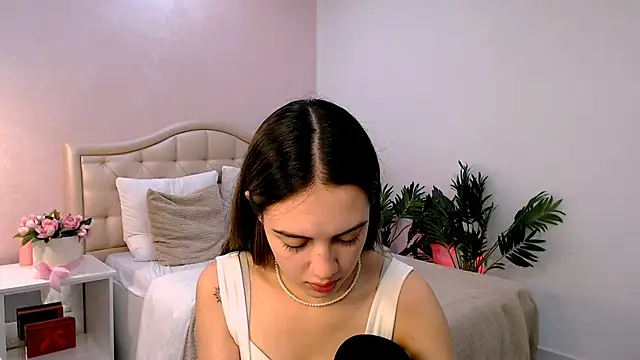 Snapshot of _shyy_girl chatting on September 28, 6:09 am shyy girl online show from September 28, 6:09 am