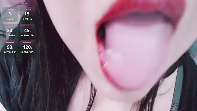 Snapshot of CN-Lily chatting on November 1, 11:26 am CN-Lily online show from November 1, 11:26 am