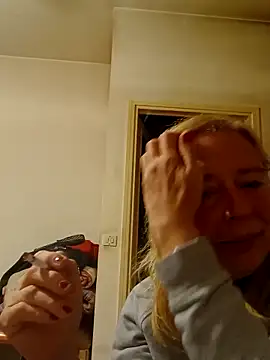 Ladykiss833 online show from April 20, 9:16 pm