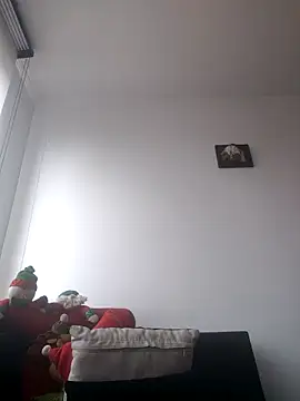 Latiinvenushot online show from January 6, 4:00 pm