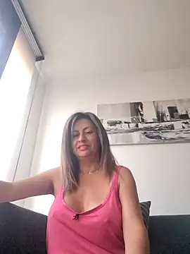 Latiinvenushot online show from March 14, 11:38 am