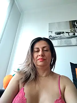 Latiinvenushot online show from October 10, 2:18 pm