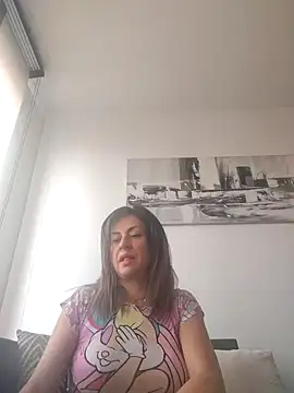 Snapshot of Latiinvenushot chatting on November 28, 3:23 pm Latiinvenushot online show from November 28, 3:23 pm