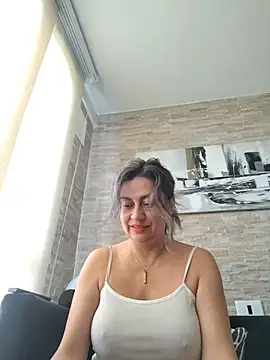 Latiinvenushot online show from May 23, 1:21 pm