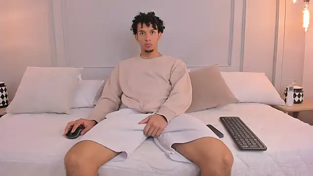 Snapshot of Dominick_star chatting on November 4, 4:16 am Dominick star online show from November 4, 4:16 am