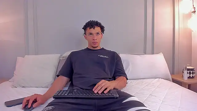 Snapshot of Dominick_star chatting on December 4, 4:33 am Dominick star online show from December 4, 4:33 am