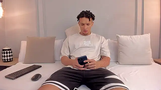 Snapshot of Dominick_star chatting on November 25, 3:51 am Dominick star online show from November 25, 3:51 am