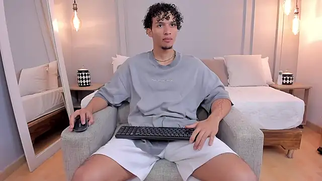 Snapshot of Dominick_star chatting on October 31, 4:09 am Dominick star online show from October 31, 4:09 am