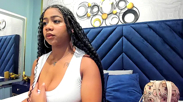 Sofi Fox  online show from September 17, 7:05 pm