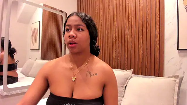 Sofi Fox  online show from December 16, 6:01 pm