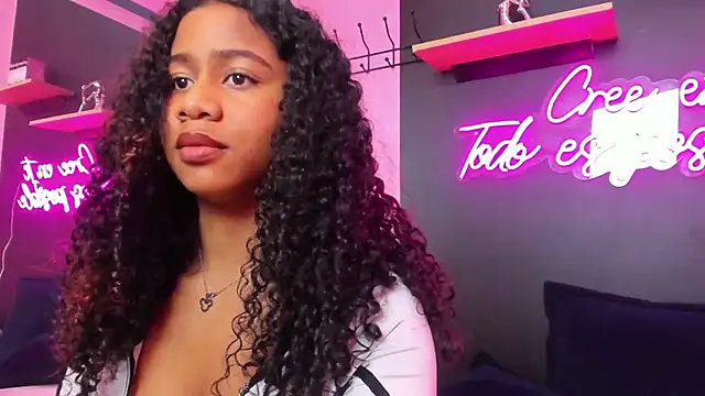 Sofi Fox  online show from March 6, 7:21 pm