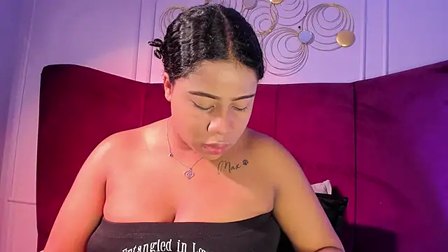 Sofi Fox  online show from April 4, 2:51 am