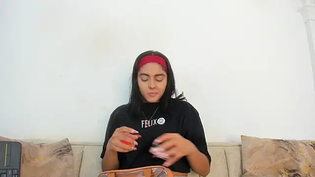 Snapshot of natalia_aguirre1 chatting on October 14, 12:28 pm natalia aguirre1 online show from October 14, 12:28 pm