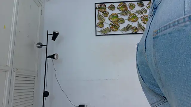 Snapshot of natalia_aguirre1 chatting on December 19, 12:07 pm natalia aguirre1 online show from December 19, 12:07 pm