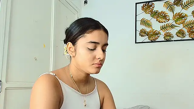 Snapshot of natalia_aguirre1 chatting on September 22, 1:28 pm natalia aguirre1 online show from September 22, 1:28 pm