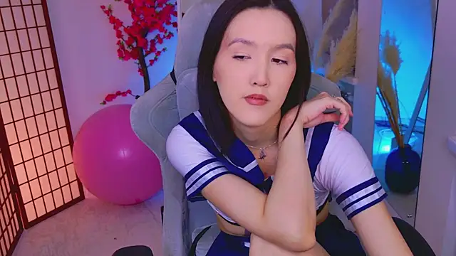 CarrieAmber online show from May 6, 2:10 pm
