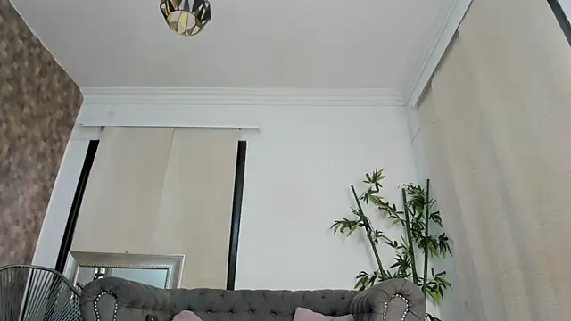 Snapshot of JOCELYN_SANTANA1 chatting on December 4, 12:04 pm JOCELYN SANTANA1 online show from December 4, 12:04 pm