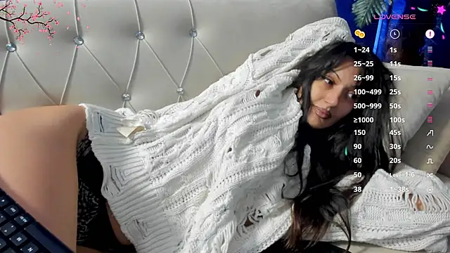 moona ray online show from March 15, 9:33 pm