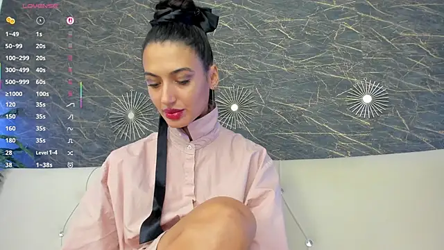 moona ray online show from November 11, 8:58 pm